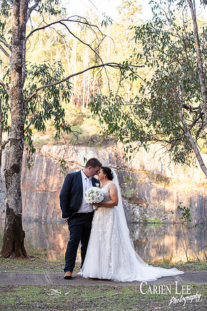Emotional wedding ceremony moments in Bunbury captured by Carien Lee Photography