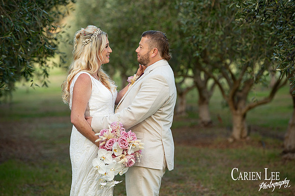 Emotional wedding ceremony moments in Bunbury captured by Carien Lee Photography
