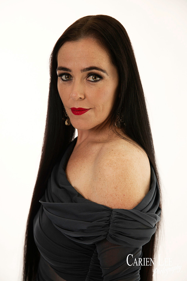 Bunbury glamour-portrait photographer capturing confident, elegant, and empowering images for women.