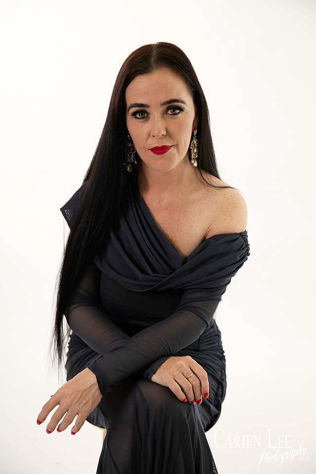 Bunbury glamour-portrait photographer capturing confident, elegant, and empowering images for women.
