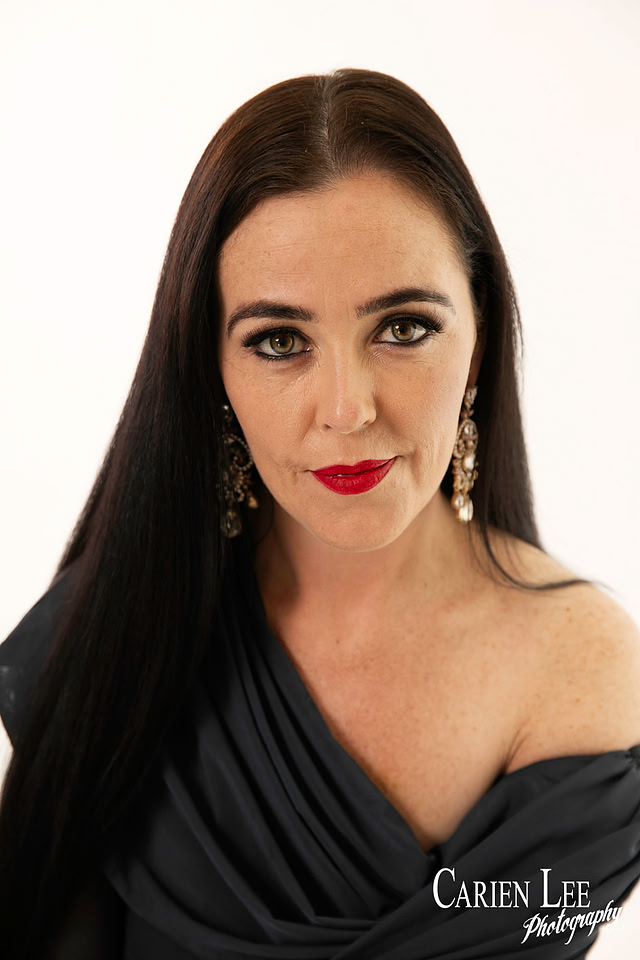 Bunbury glamour-portrait photographer capturing confident, elegant, and empowering images for women.