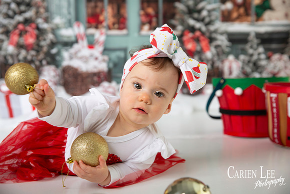 Children mini session portrait of a smiling child photographed in a Bunbury studio by Carien Lee Photography, South West WA children photographer.
