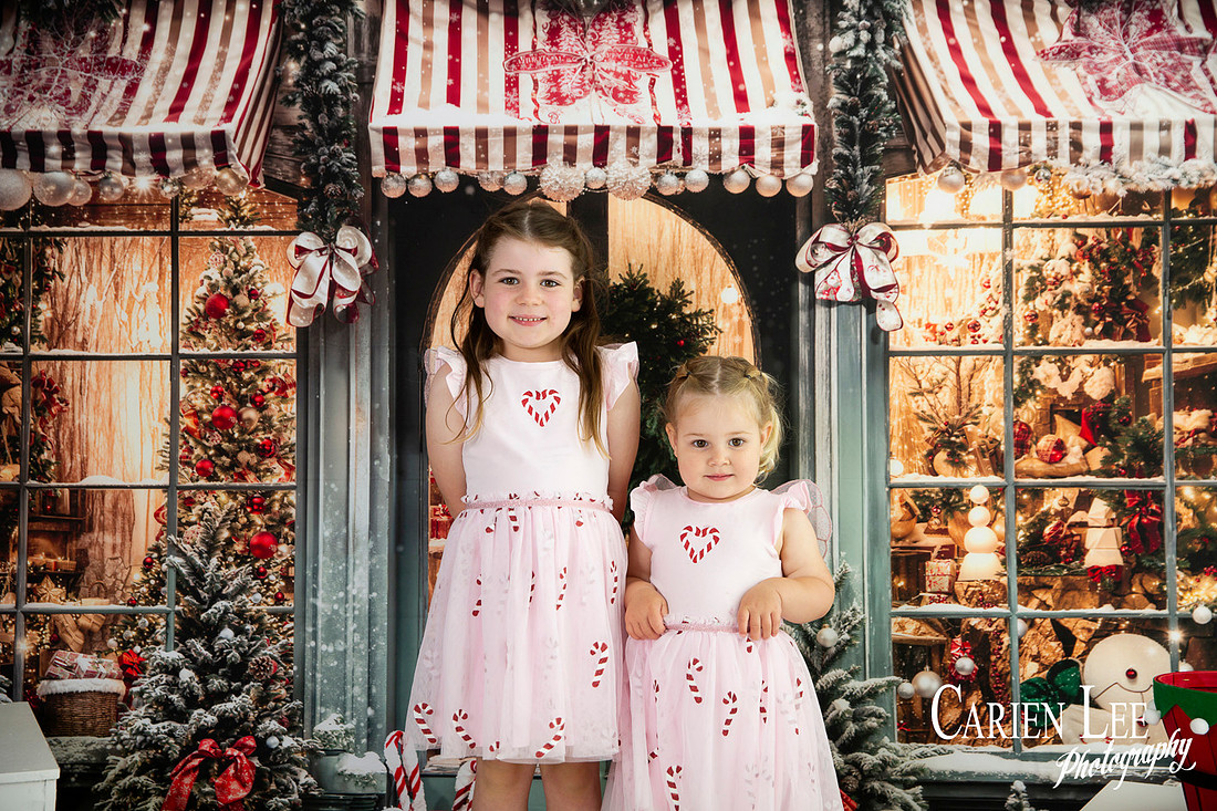 Kids meeting Santa during Bunbury Christmas mini photo session