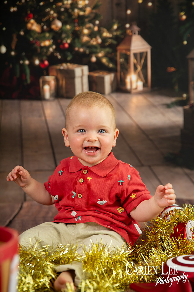 christmas-mini-session-bunbury-family-with-santa-festive-studio-photography