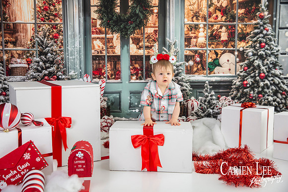 Kids meeting Santa during Bunbury Christmas mini photo session