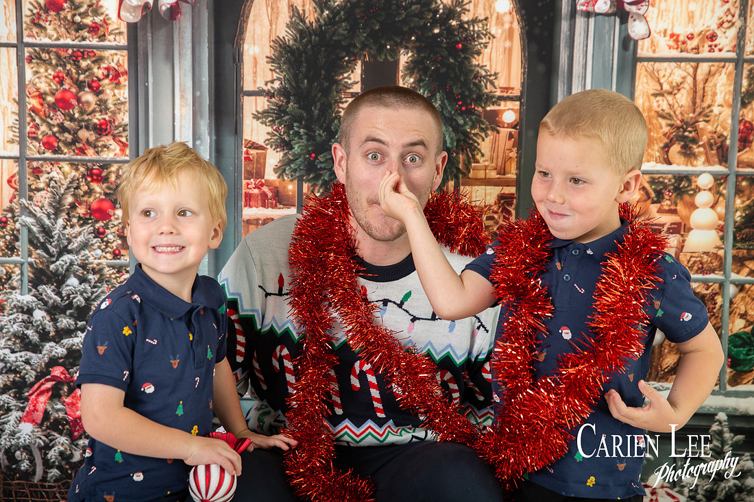 Kids meeting Santa during Bunbury Christmas mini photo session