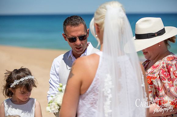Bunbury wedding photographer capturing beach ceremony