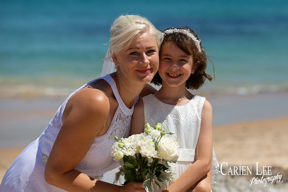 Bunbury wedding photographer capturing beach ceremony