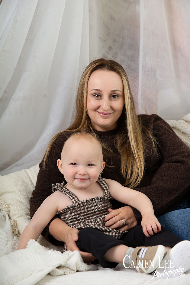Mother and children portrait during a Mother’s Day mini session with Bunbury photographer Carien Lee Photography in Western Australia