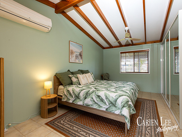 Photograph of a spacious main bedroom in Mandurah Home