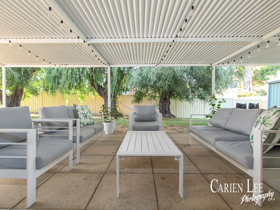 Spacious cosy outdoor living area in mandurah