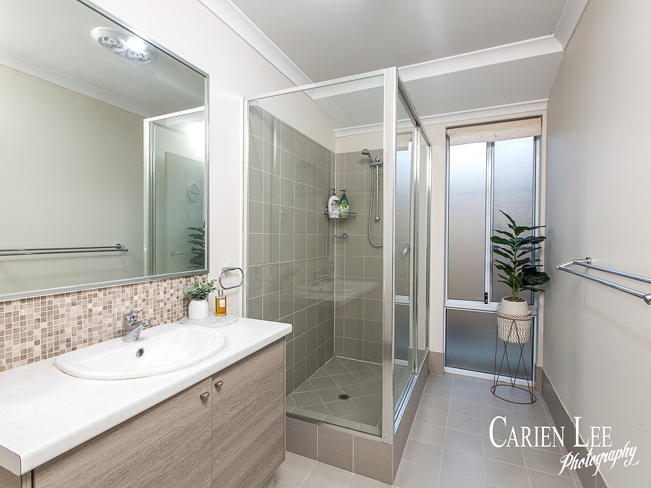 Bathroom of 26 Starlite Bend Dalyellup