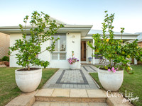 Real Estate Property Photograph of an inviting entrance in Dalyelulp