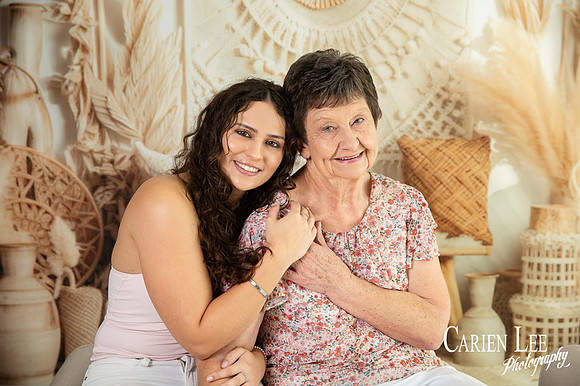 grand mother and grand daughter in Studion in Bunbury