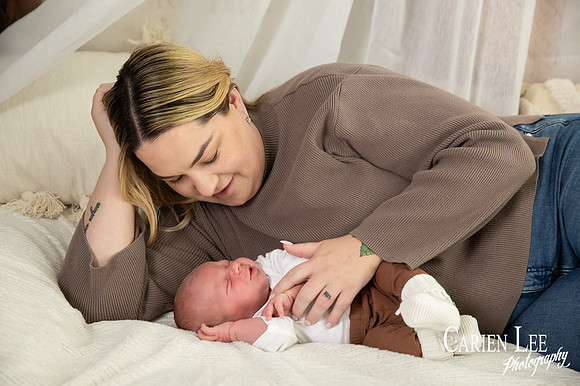 Mother and baby during a mothers day session in bunbury