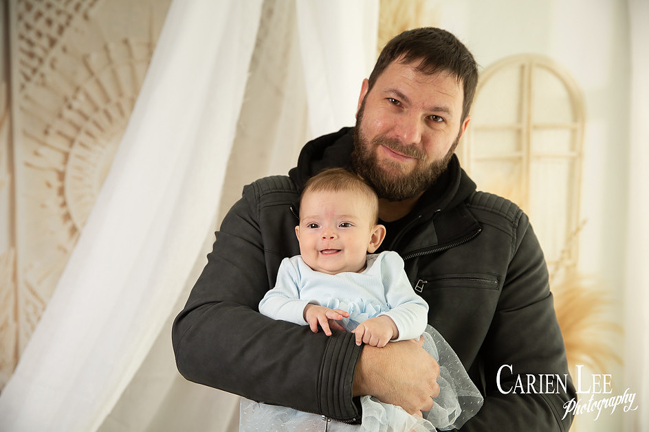 photo of a father and daughter in Bunbury studio