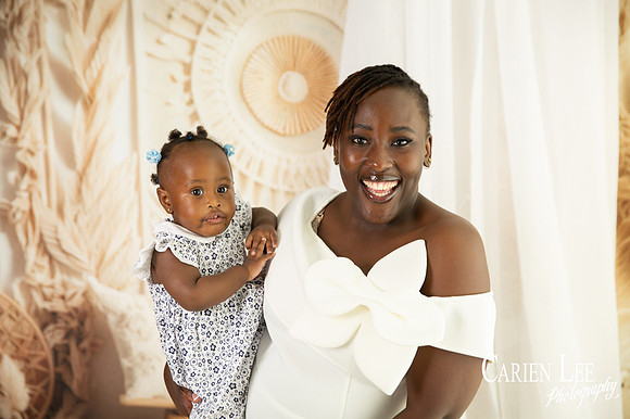 Photo of a 1 year old girl and her mother in Bunbury