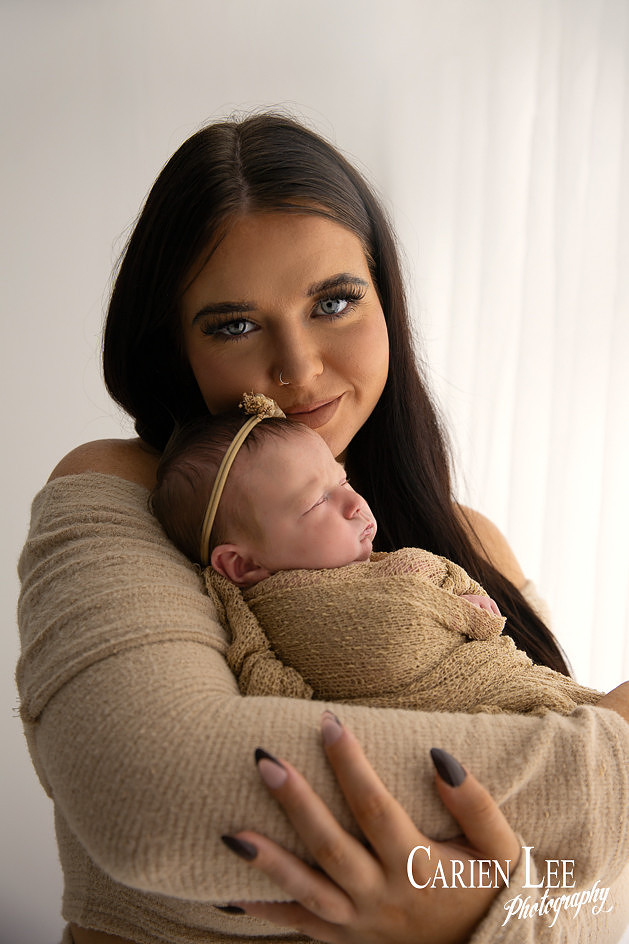Mum and daugther newborn portrait