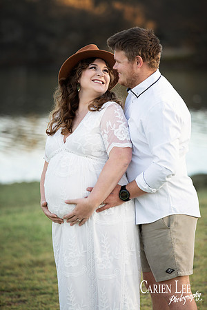 Maternity photo in Bunbury loving couple