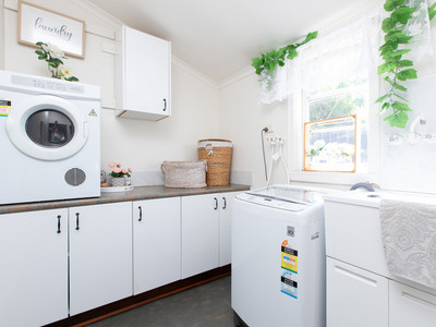 Photo of 1A Steere Crescent Bunbury laundry