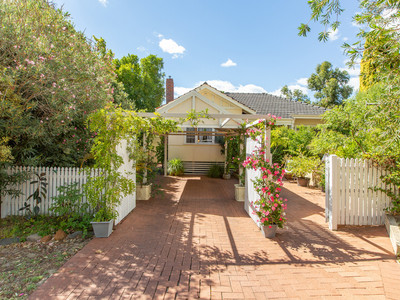 1A Steere Crescent Bunbury driveway