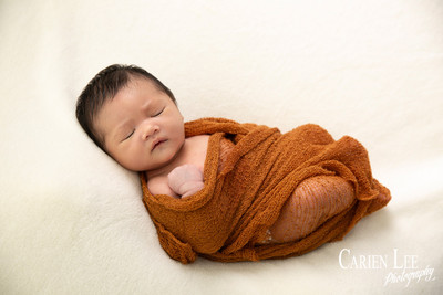 Family newborn photography Bunbury – full family portrait with newborn and grandparents