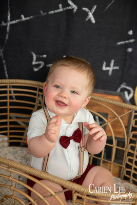 Eight month old baby sitting confidently for Bunbury milestone photographer