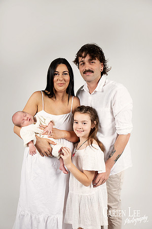 A family and newborn photo in Bunbury