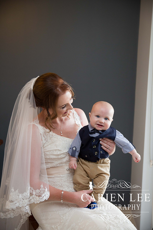 Bride and flower in Wedding gown and veil