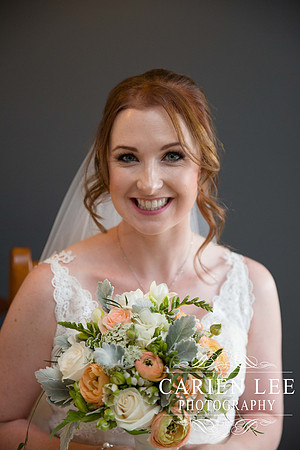Blushing bride and bouquet ready for busselton wedding