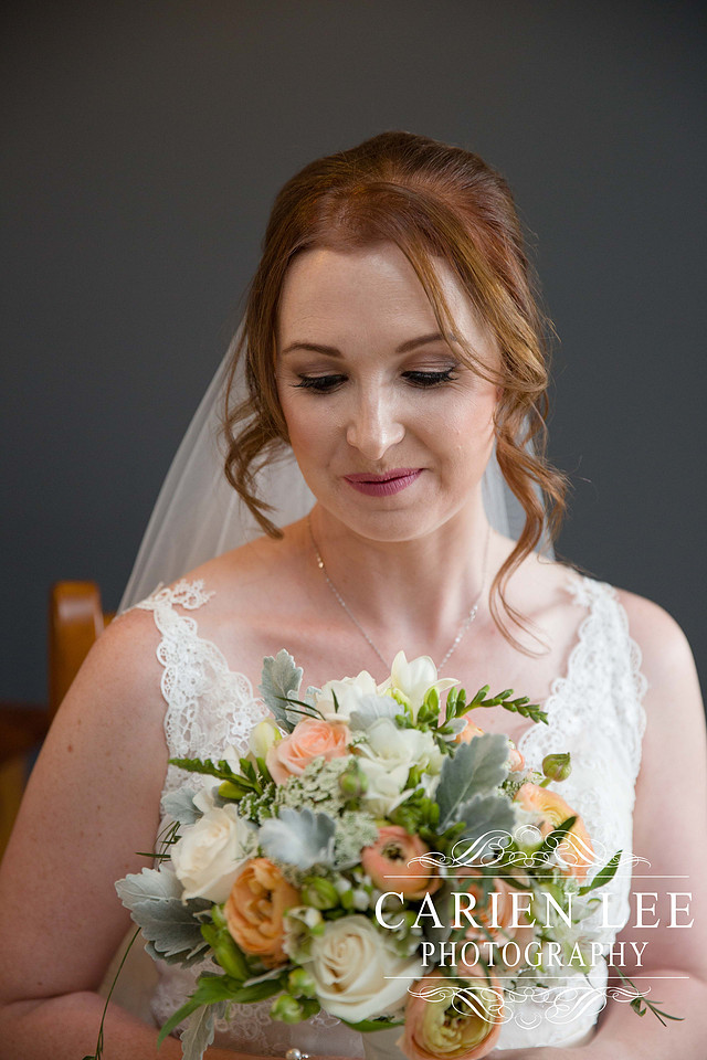 Blushing bride and bouquet ready for busselton wedding
