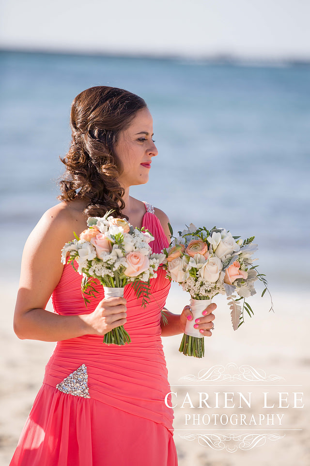 bridesmaid with bouquet at busselton beach wedding