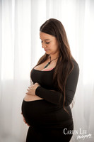 Expecting mum photographed in Bunbury Studio