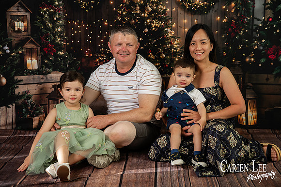 Kids meeting Santa during Bunbury Christmas mini photo session