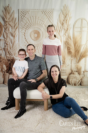 Mother and children portrait during a Mother’s Day mini session with Bunbury photographer Carien Lee Photography in Western Australia