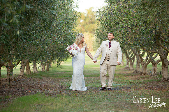Emotional wedding ceremony moments in Bunbury captured by Carien Lee Photography
